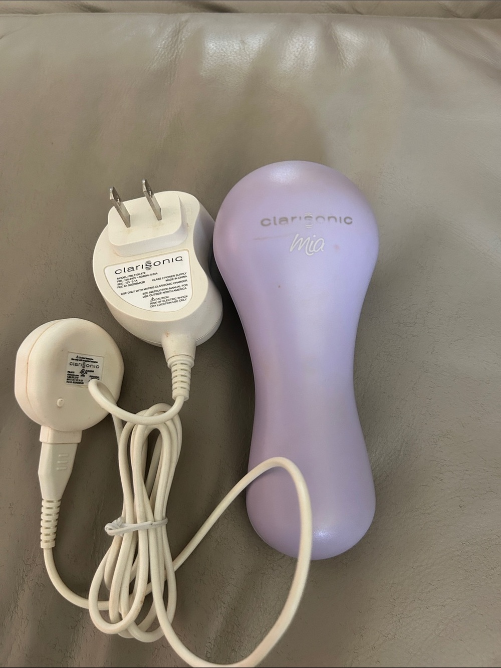 Clarisonic Sonic MIA Facial Cleansing Brush - Lavender with White Charger